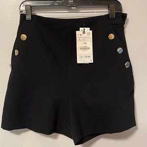 Brand new Zara shorts with side zipper